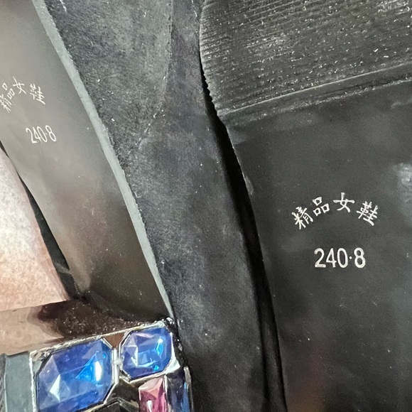 NWOT - Rhinestone Décor Faux Suede Ankle Boots (Size 7.5)) - Picture 4 of 11